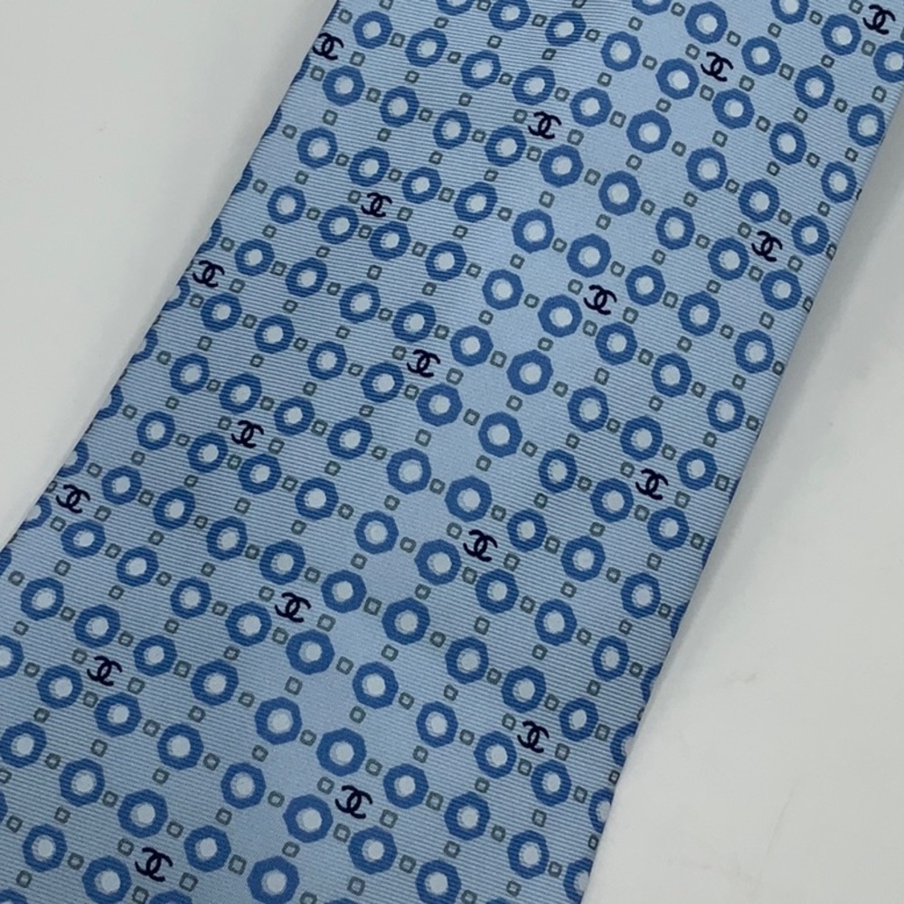 Chanel Neck Tie - Picture 3 of 5